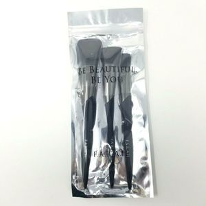 ❤ FARAH Midnight Pro Trio Face Brushes